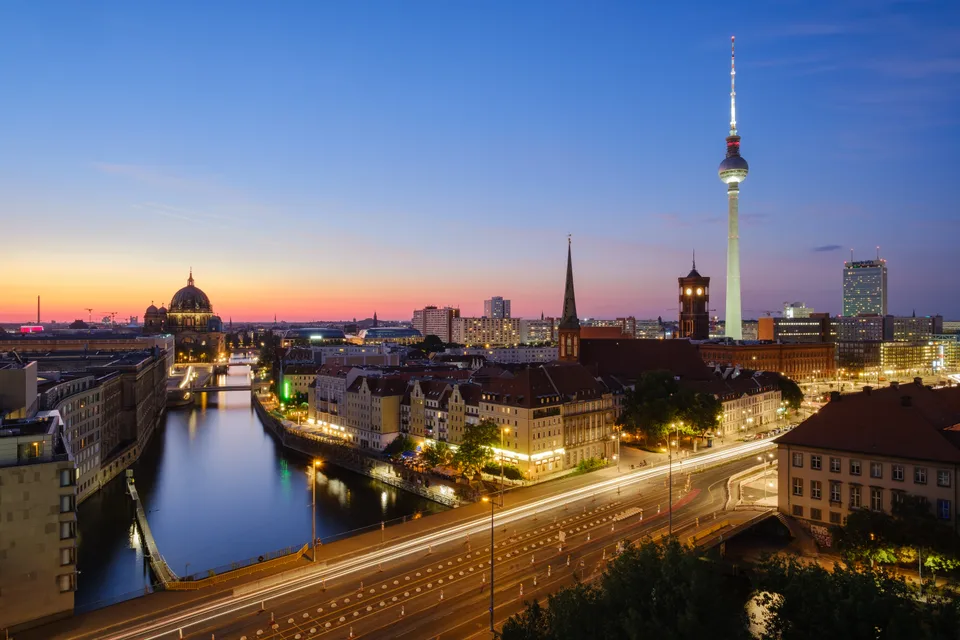 Blick von der Fischerinsel auf Berlin
