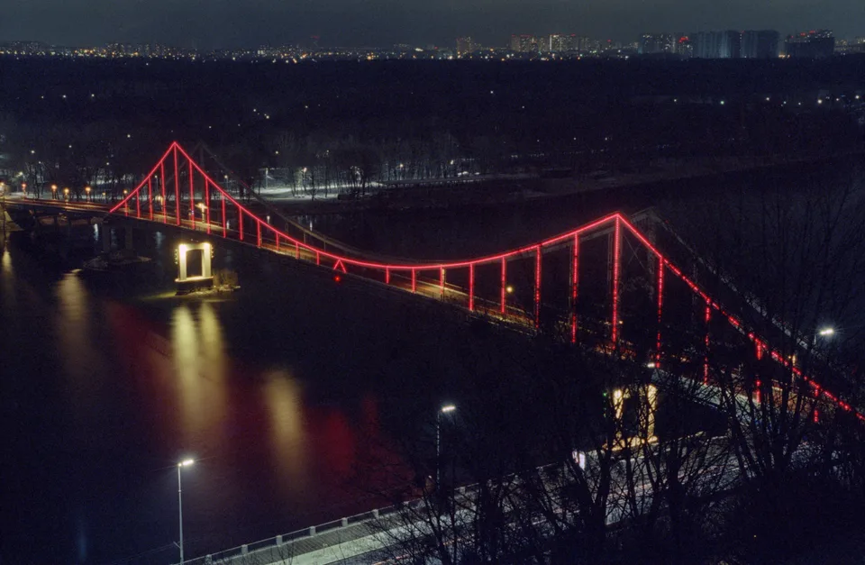 Неоновый мост / Neon bridge