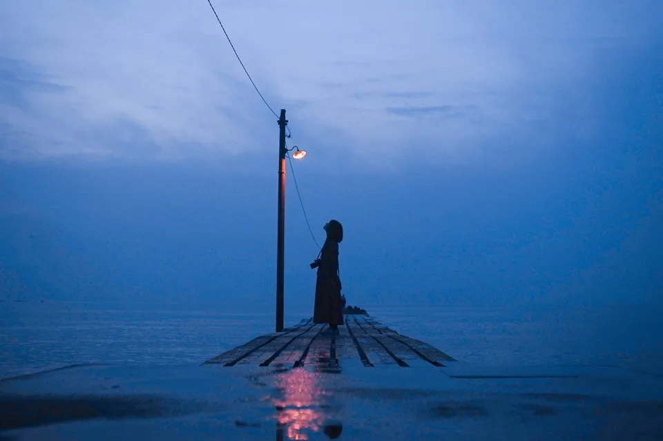 Minamiboso City · women · street light · mist